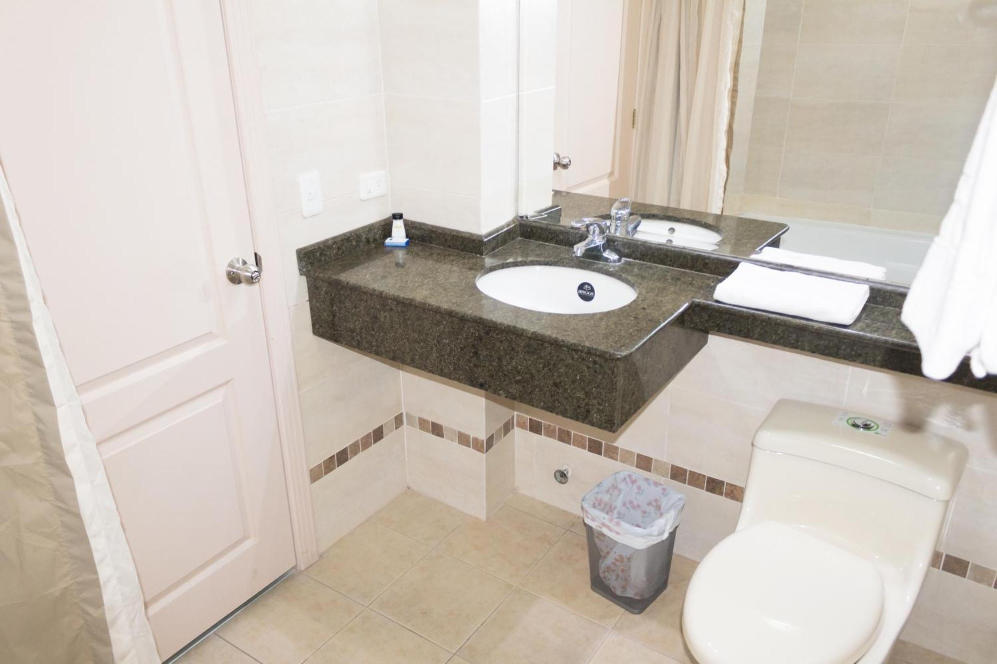 Hotel Novalux Ambato Εξωτερικό φωτογραφία